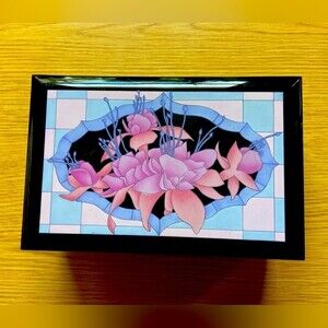 The San Francisco Music Box Rita Marandino Jewelry Box 1993 plays